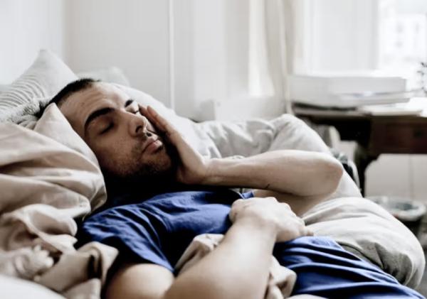 Poor Sleep Linked to 172 Diseases, Including Dementia & Diabetes